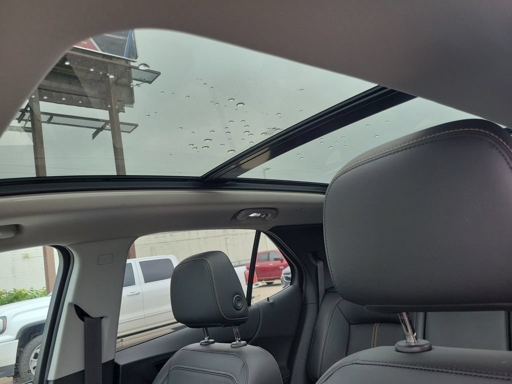 Used 2022 Chevrolet Equinox Premier AWD/4WD image 35