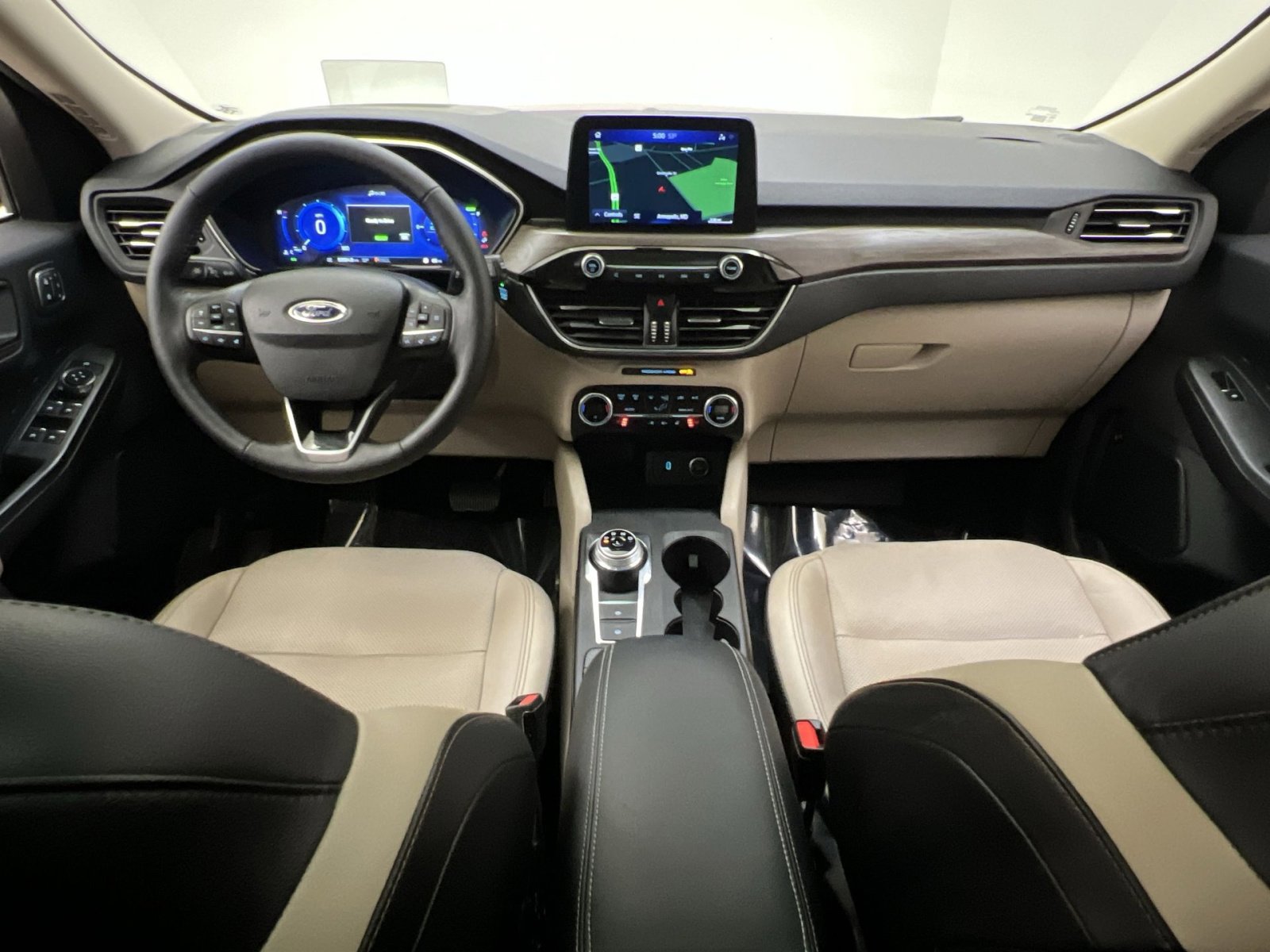 Used 2020 Ford Escape Titanium image 21