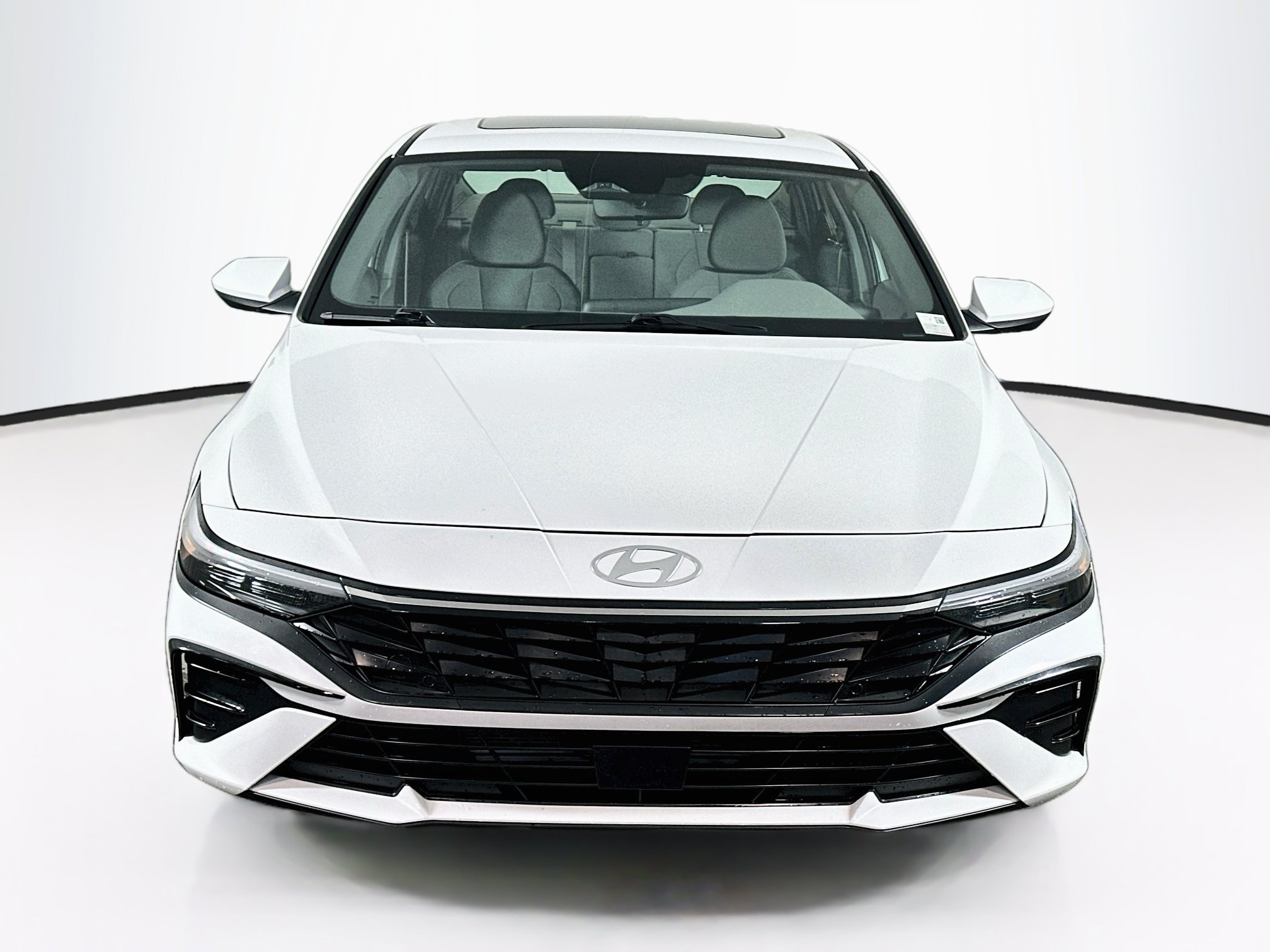 Used 2025 Hyundai Elantra SEL FWD image 2