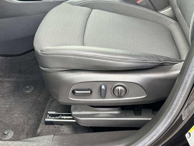 Used 2023 Buick Encore GX Preferred w/ Cold Weather Comfort Package image 17