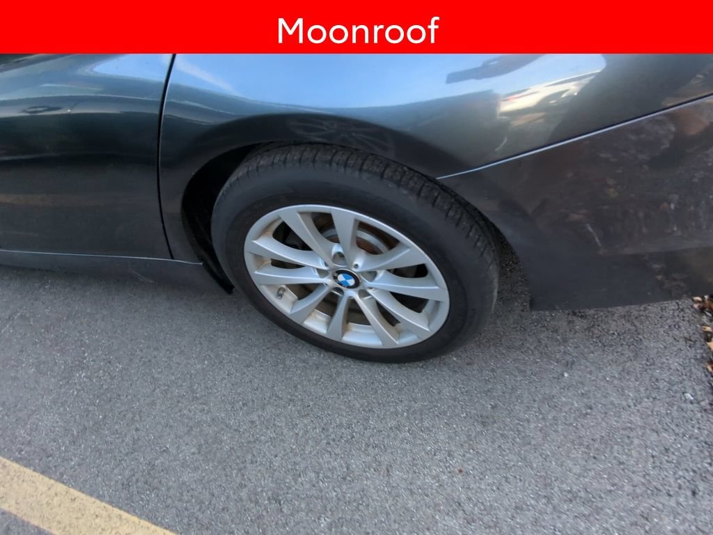 Used 2017 BMW 320i xDrive Sedan AWD/4WD image 5