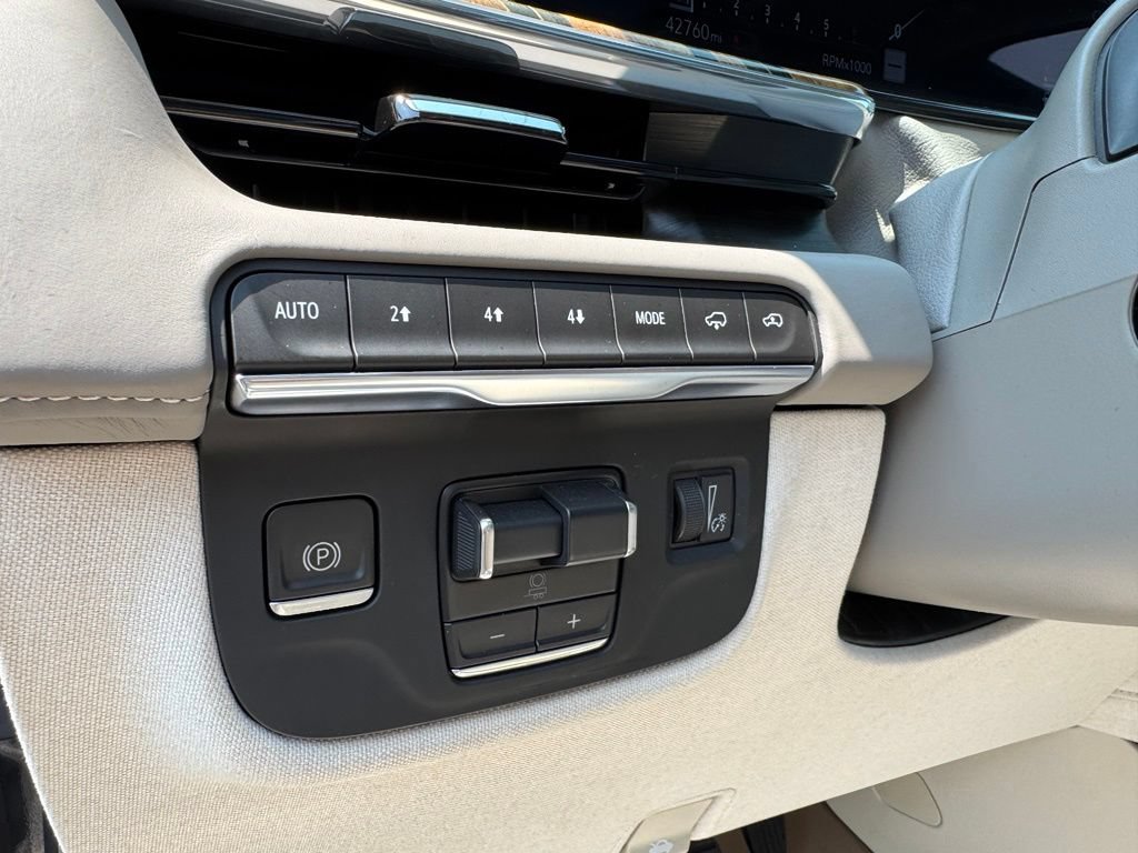 Certified 2023 Cadillac Escalade Premium Luxury Platinum w/ Heavy-Duty Trailer Package AWD/4WD image 16