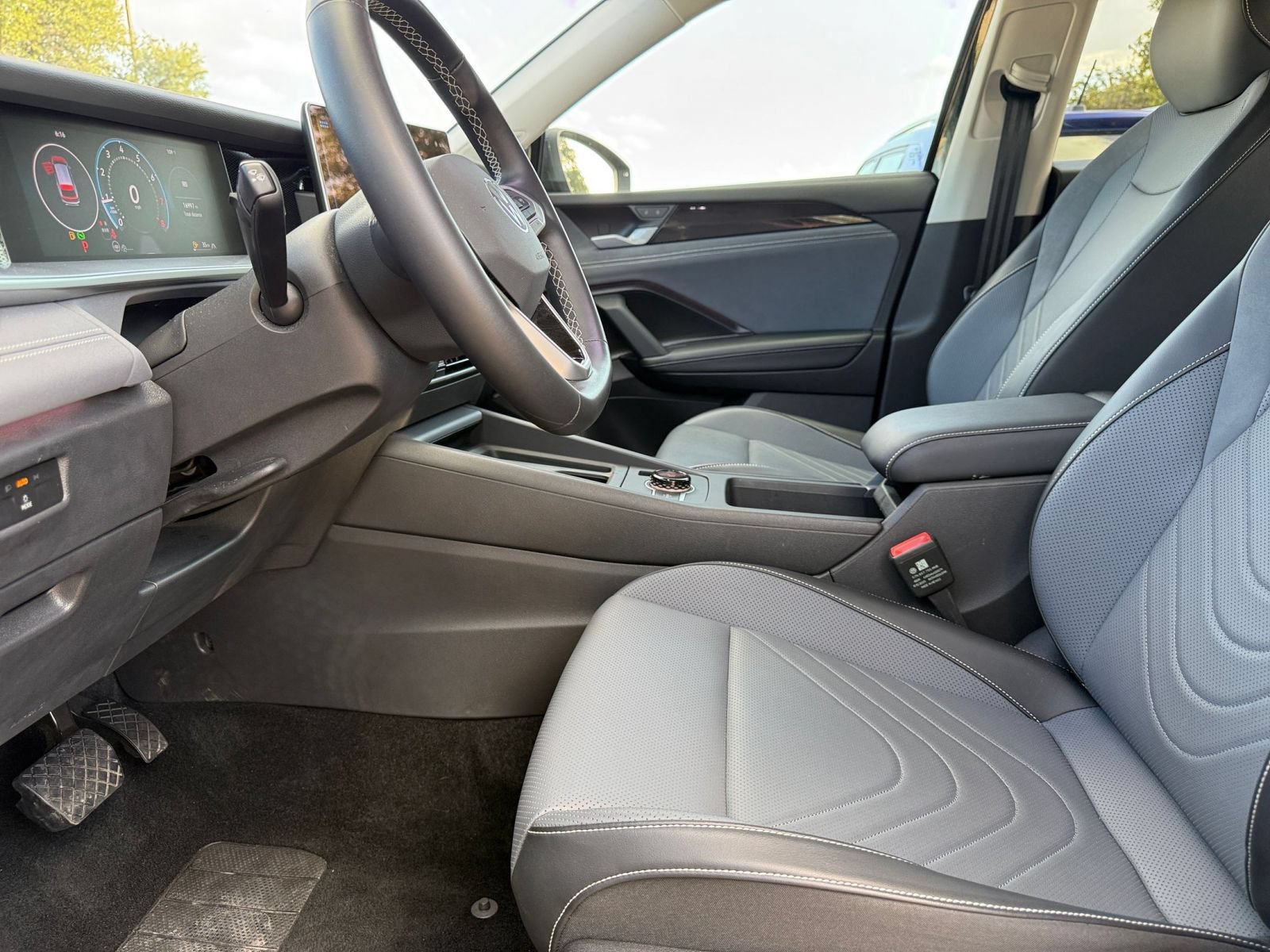 Used 2026 Volkswagen Tiguan SE AWD/4WD image 27