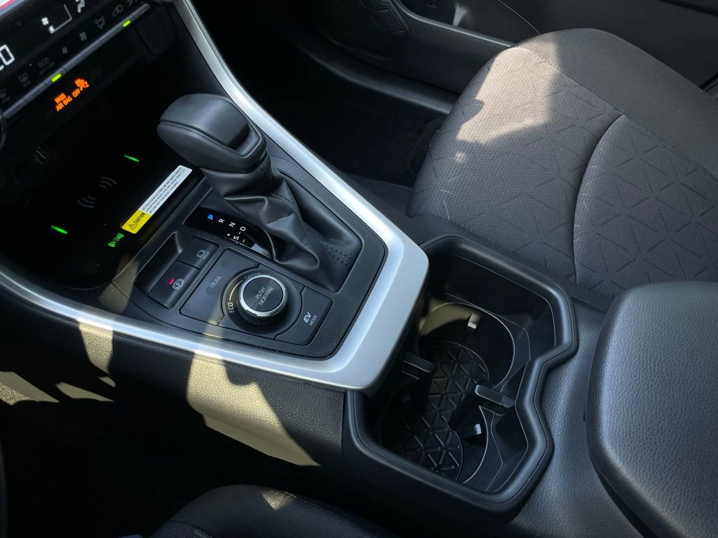 Used 2025 Toyota RAV4 XLE image 19