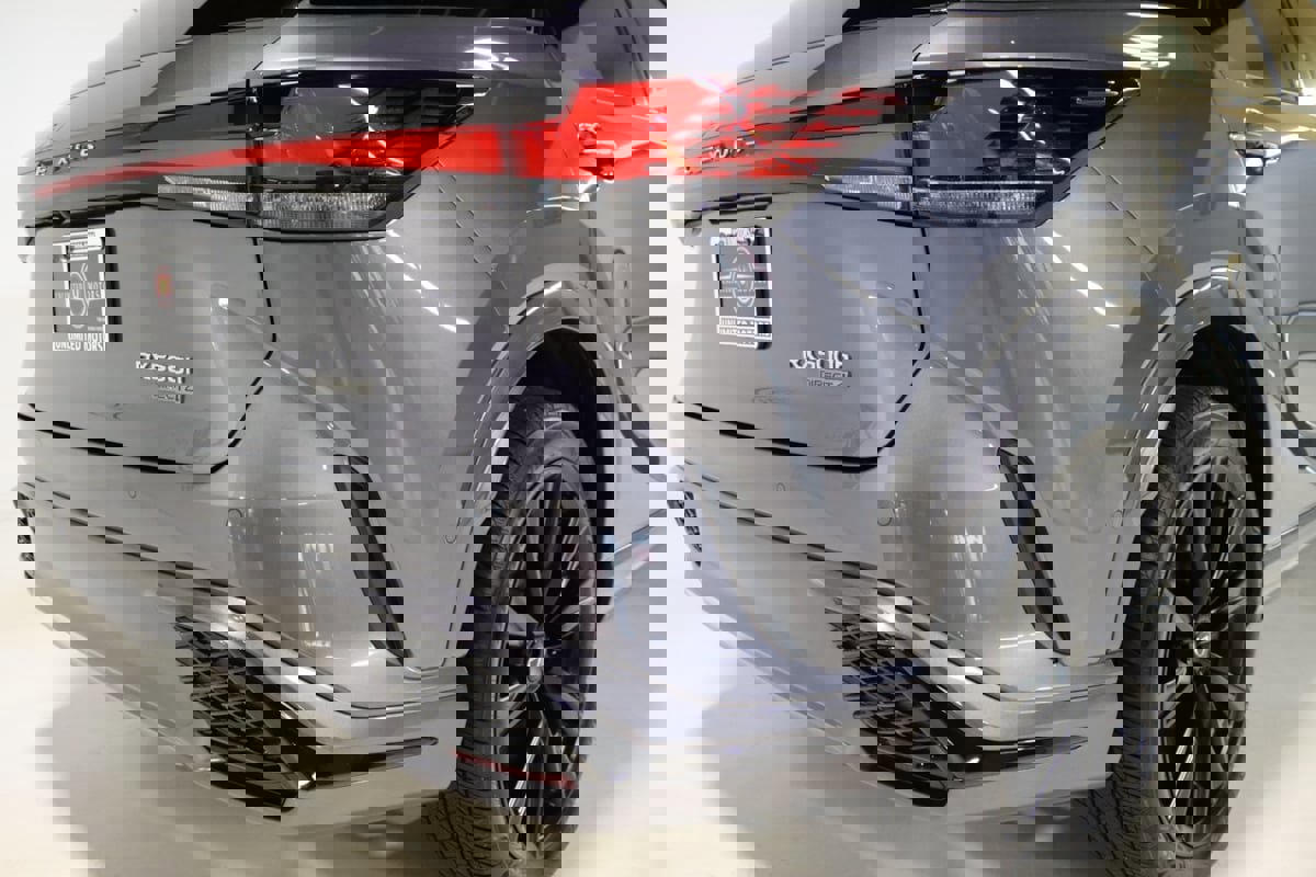 Used 2023 Lexus RX 500h F Sport image 9
