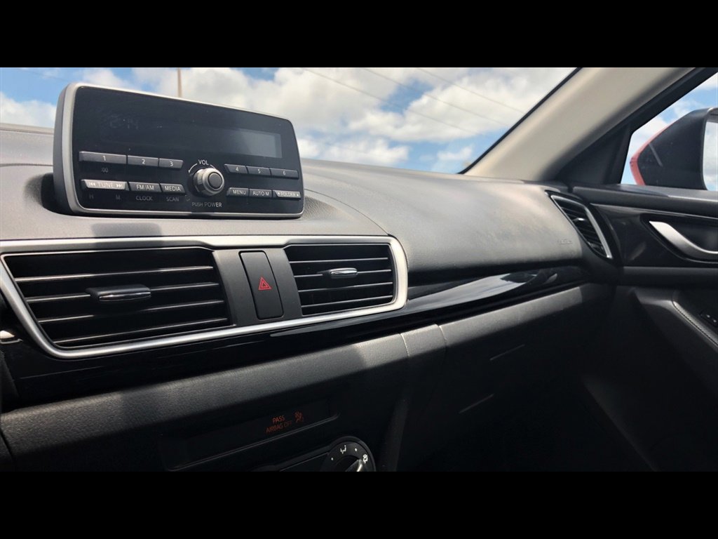 Used 2014 MAZDA MAZDA3 i Sport image 11