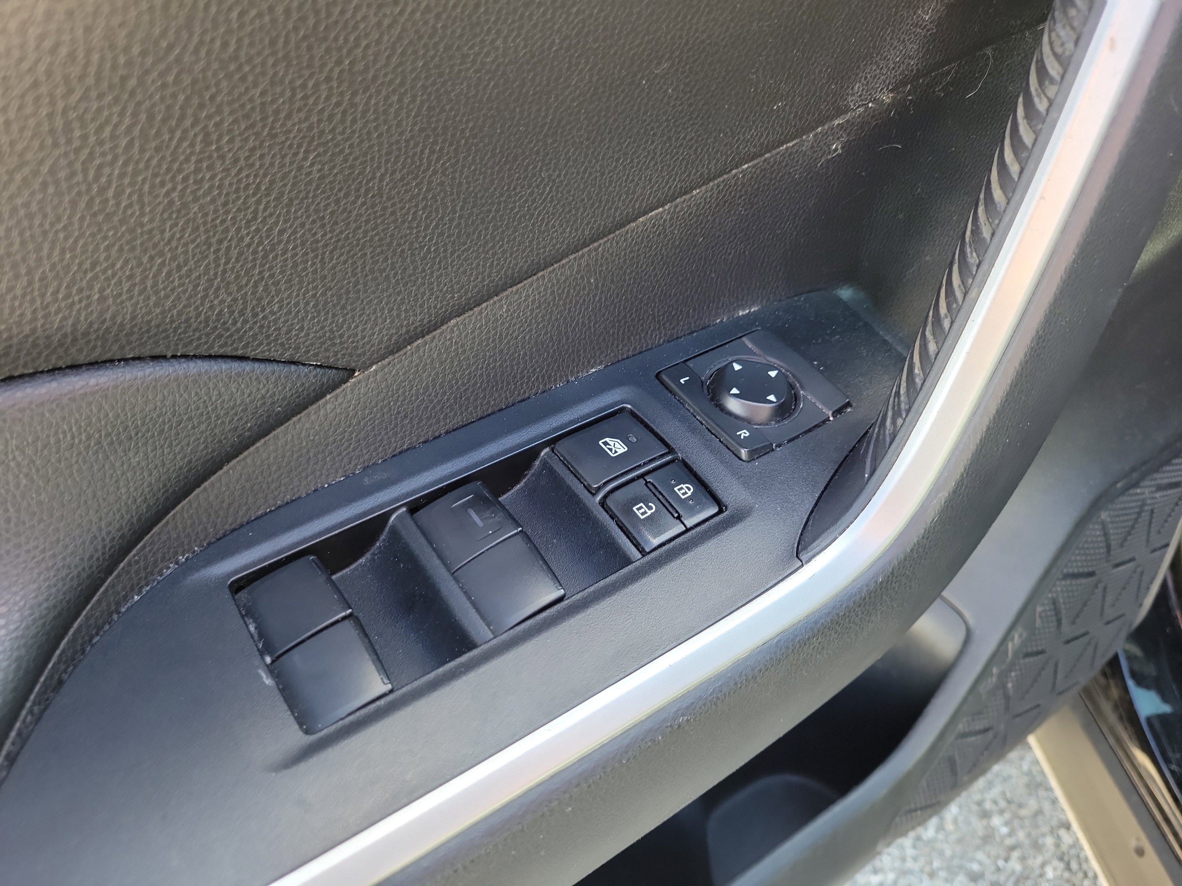 Used 2020 Toyota RAV4 XLE w/ All Weather Liner Package image 22