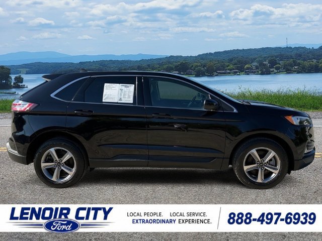 Certified 2024 Ford Edge SEL w/ Convenience Package AWD/4WD image 2