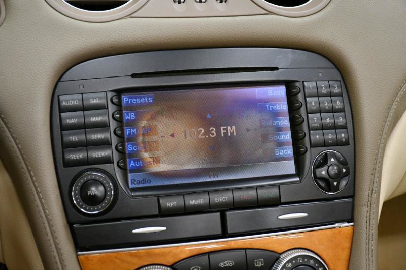 Used 2008 Mercedes-Benz SL 550 w/ P1 Pkg image 39