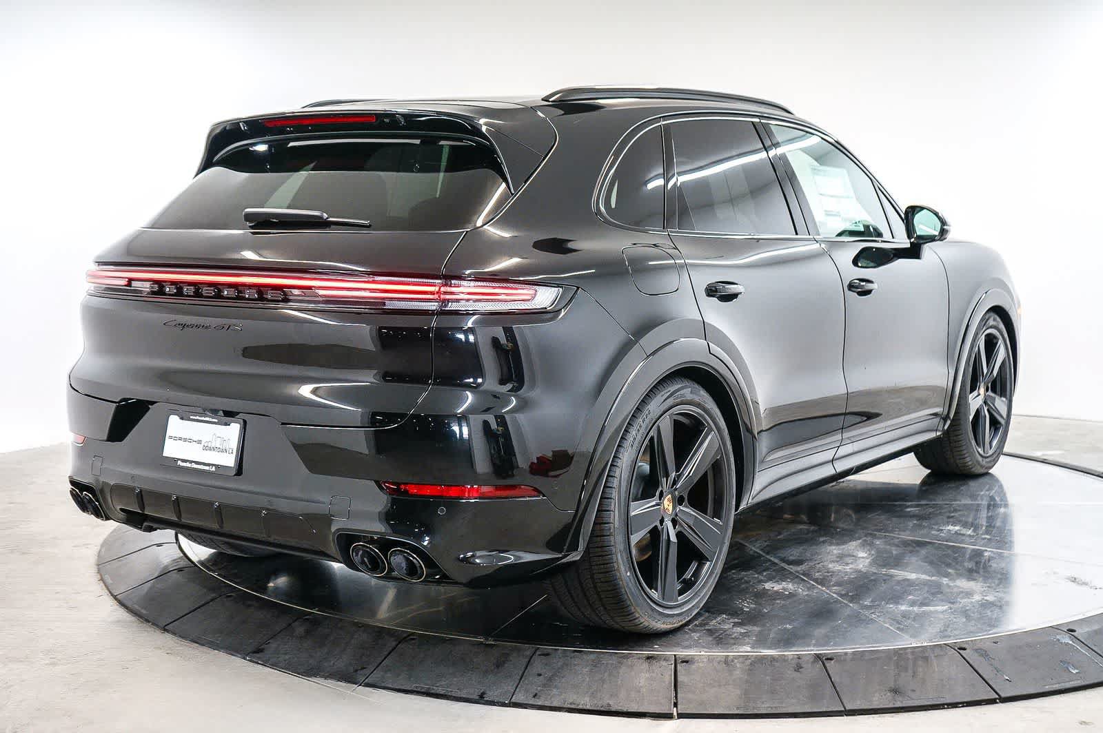 New 2026 Porsche Cayenne GTS AWD/4WD image 9