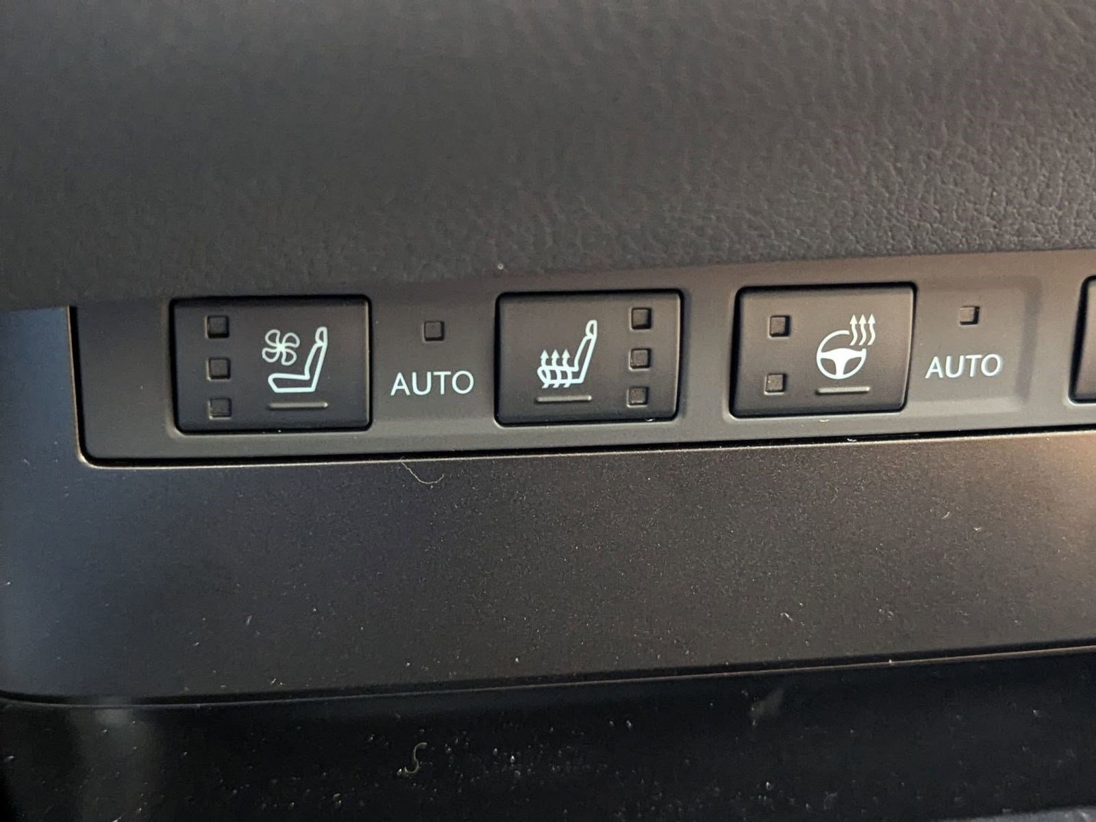 New 2025 Lexus ES 350 Ultra Luxury image 32