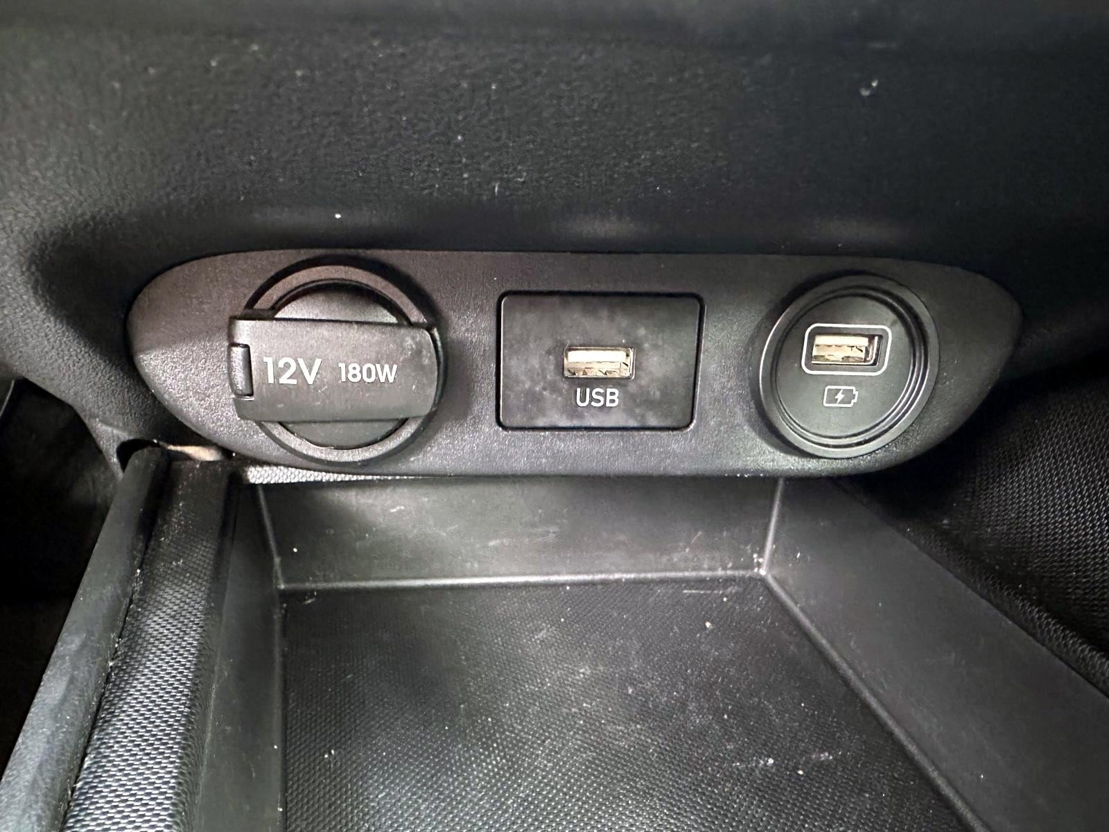 Used 2023 Hyundai Elantra SE FWD image 23