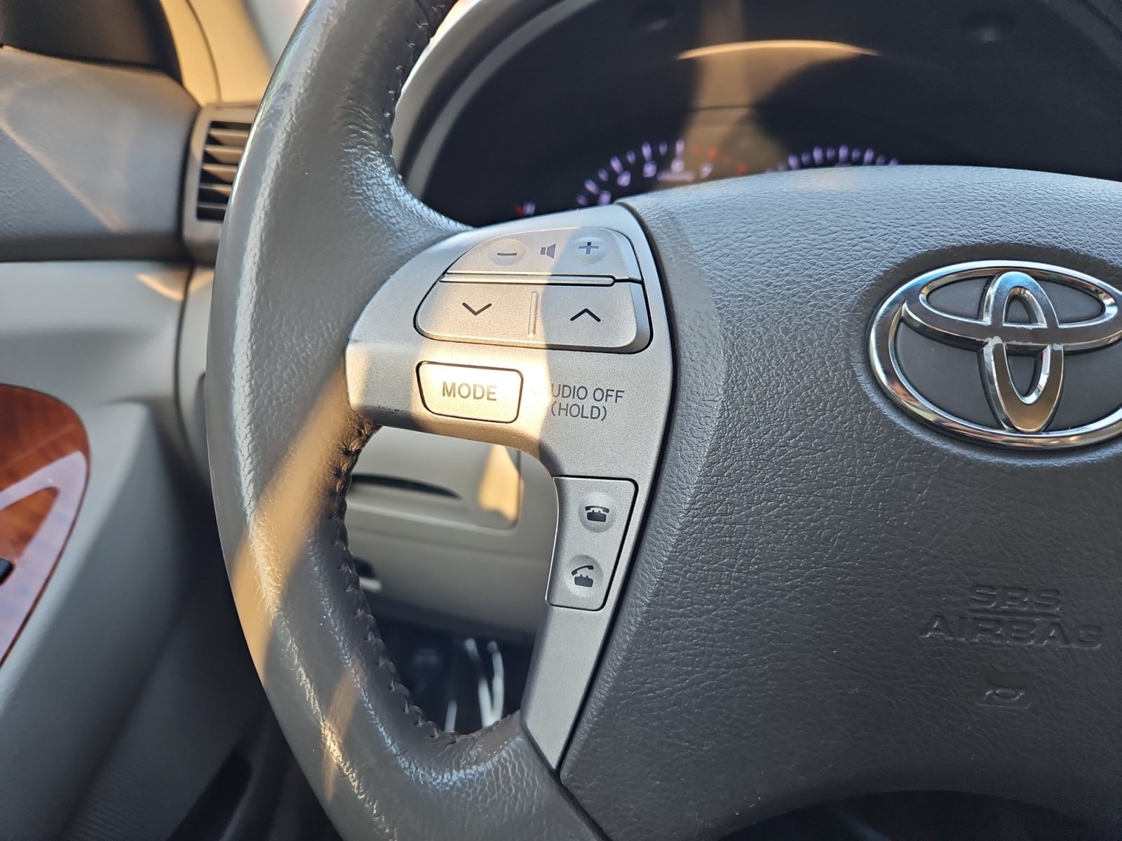 Used 2011 Toyota Camry XLE w/ SE/XLE Extra-Value Pkg FWD image 24