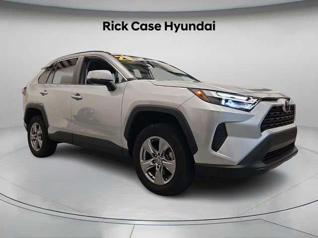 Used 2023 Toyota RAV4 XLE image 9