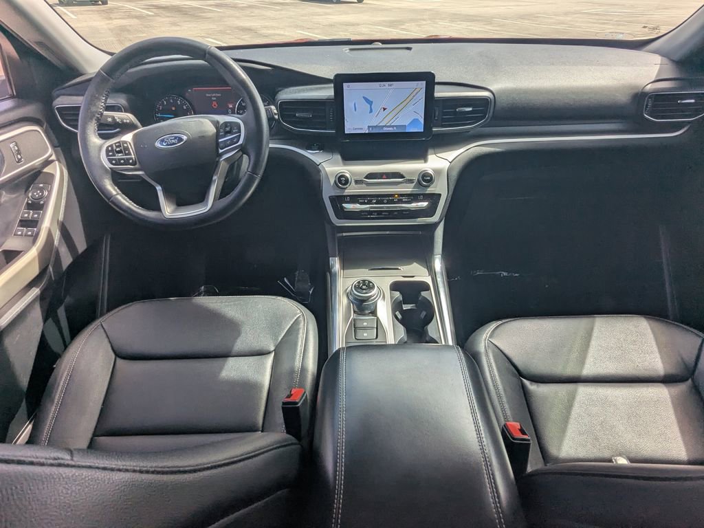 Used 2020 Ford Explorer XLT w/ Equipment Group 202A image 2
