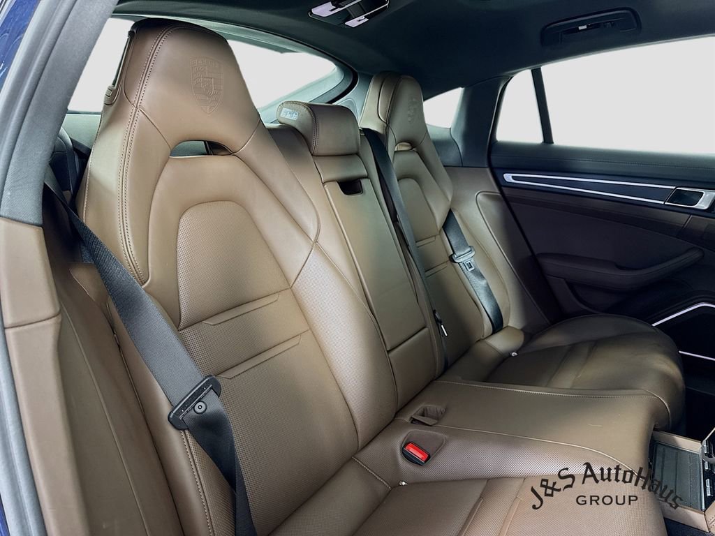 Used 2022 Porsche Panamera 4 Platinum Edition image 34