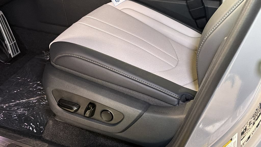 New 2026 Lexus TX 500h AWD image 17