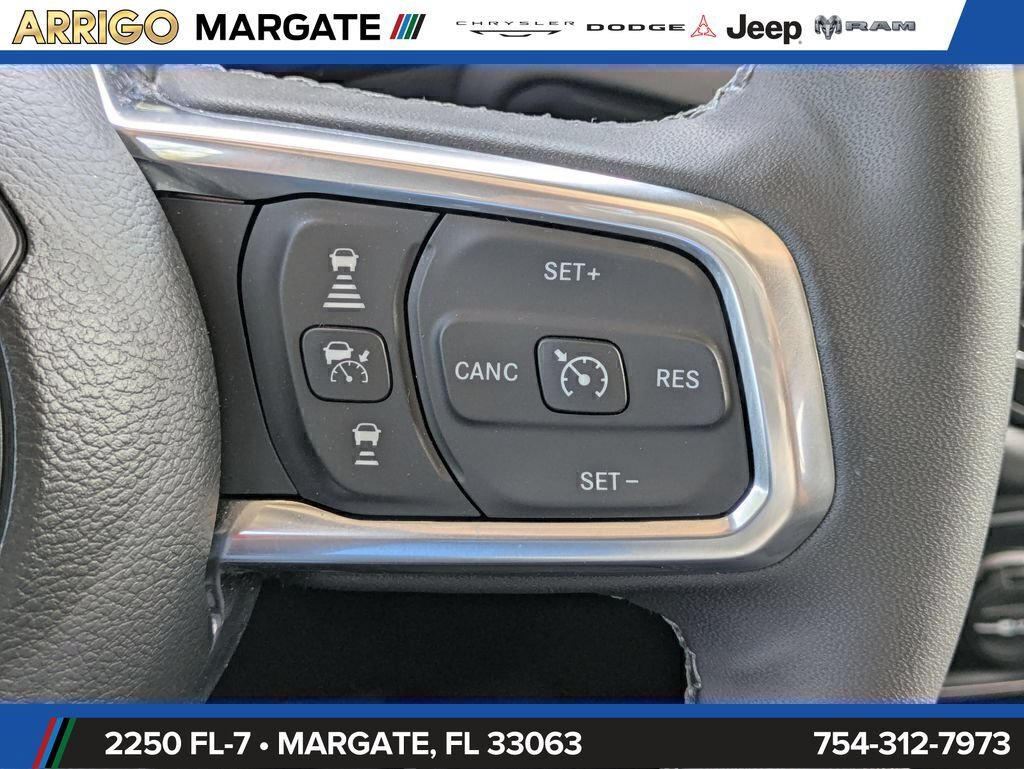 Used 2025 Jeep Wrangler Unlimited Sahara AWD/4WD image 27
