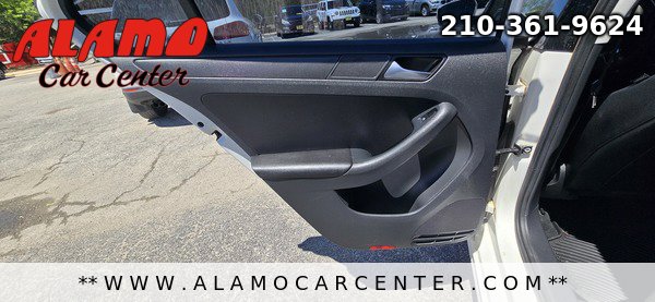 Used 2011 Volkswagen Jetta SE FWD image 28