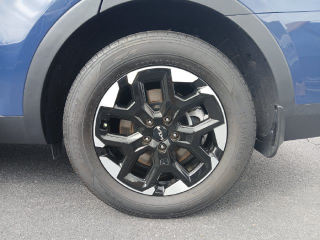 Certified 2024 Kia Sorento S FWD image 8