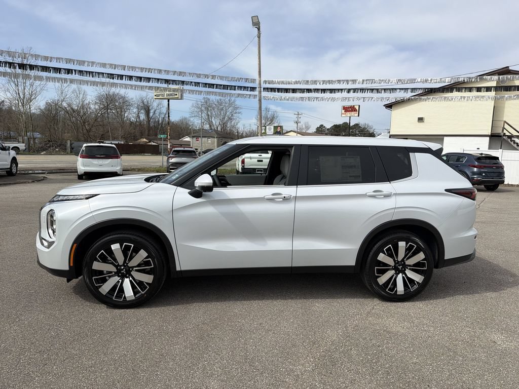 New 2026 Mitsubishi Outlander SE AWD/4WD image 8