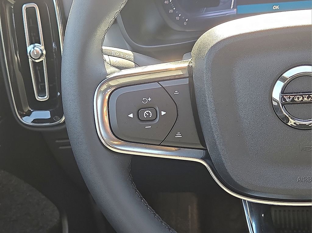 New 2026 Volvo XC40 B5 Ultra w/ Protection Package Premier AWD/4WD image 19