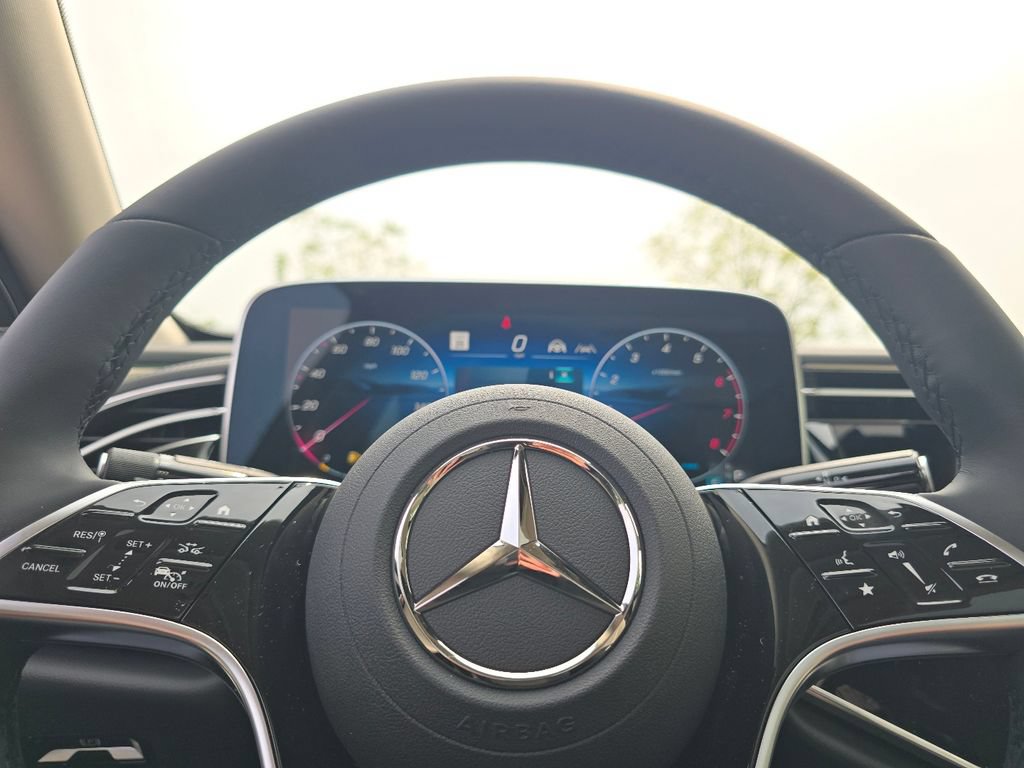 New 2026 Mercedes-Benz E 450 4MATIC Sedan image 30