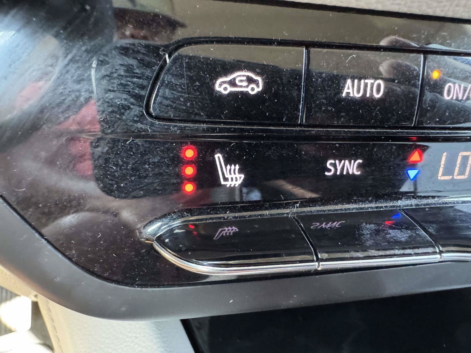 Certified 2023 Buick Envision Preferred AWD/4WD image 34