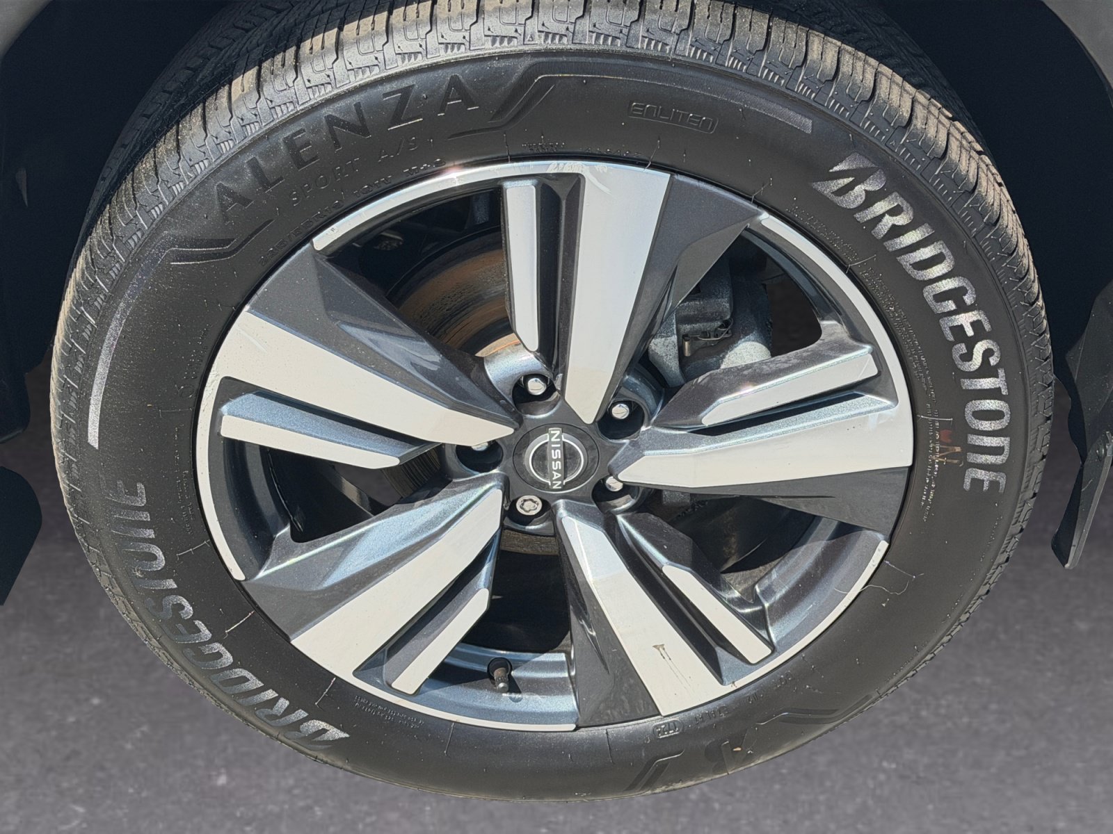 Used 2023 Nissan Rogue SL AWD/4WD image 7