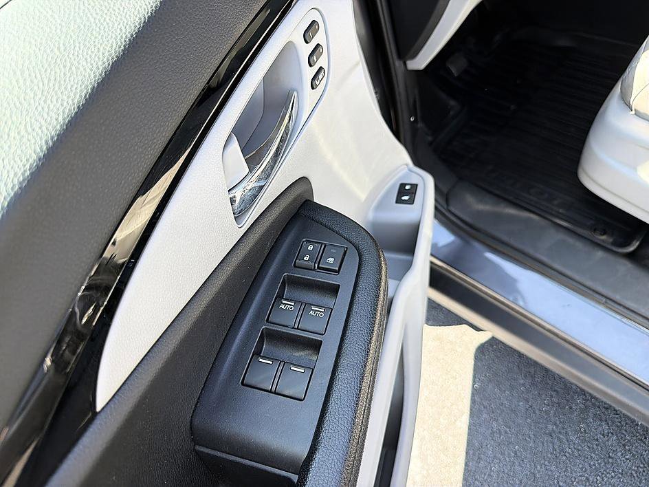 Used 2017 Honda Pilot Elite image 16