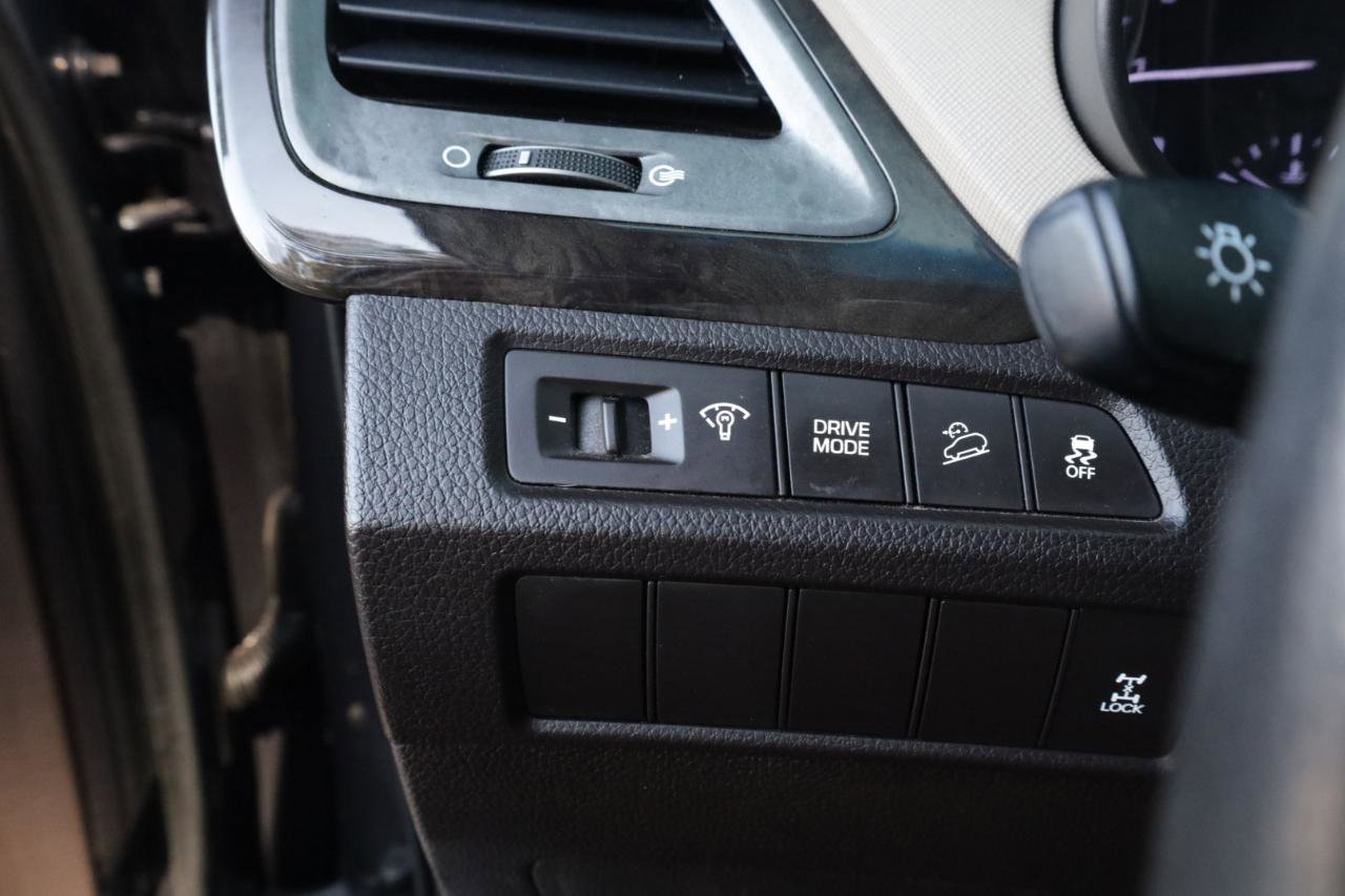 Used 2018 Hyundai Santa Fe Sport AWD/4WD image 29