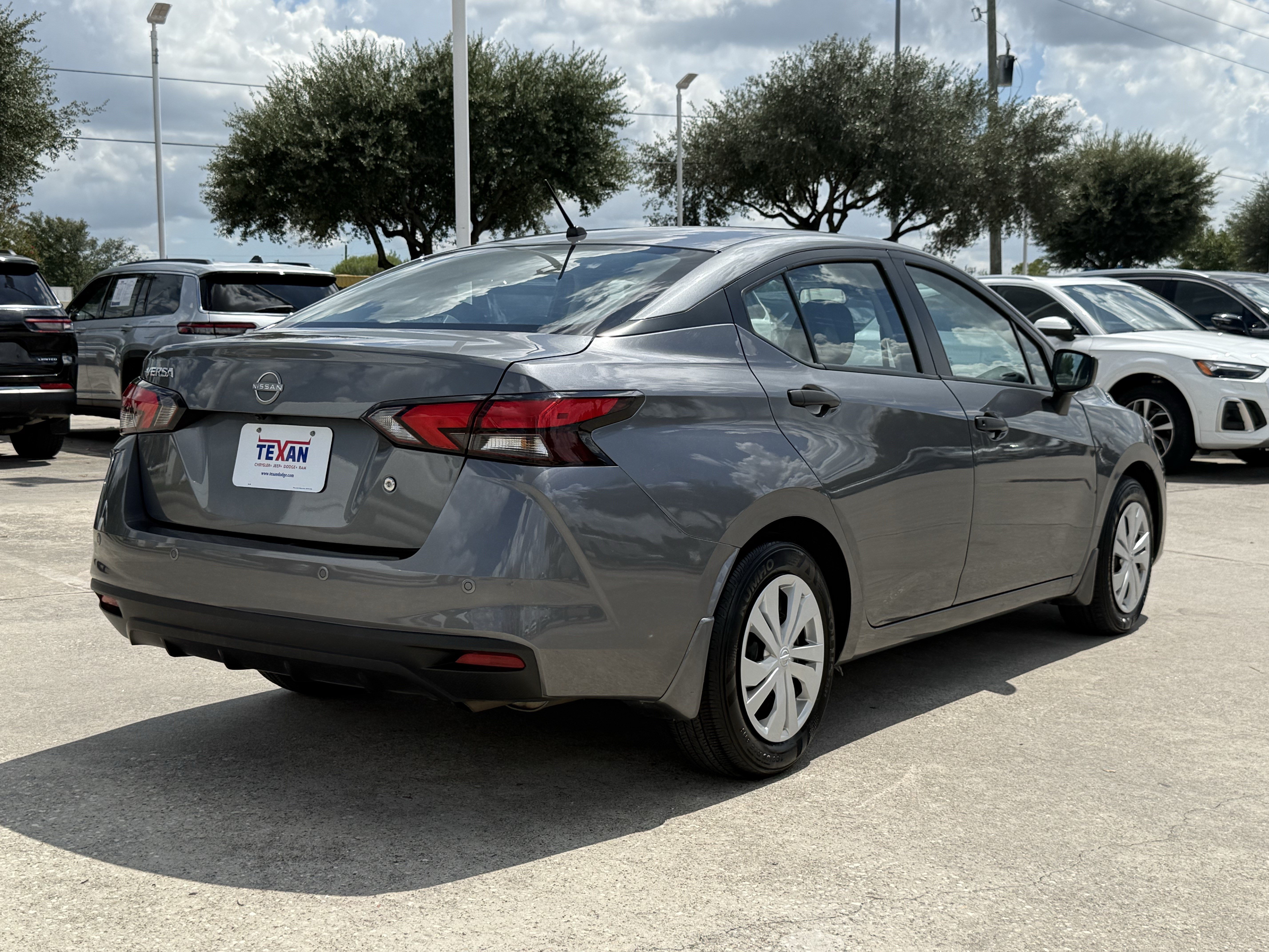 Used 2024 Nissan Versa S w/ Trunk Package FWD image 5