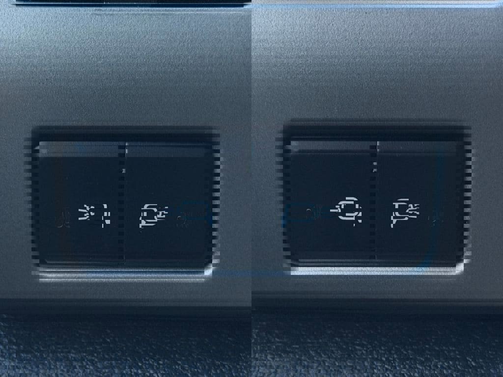 Used 2022 Ford F250 Lariat w/ Tremor Off-Road Package image 23