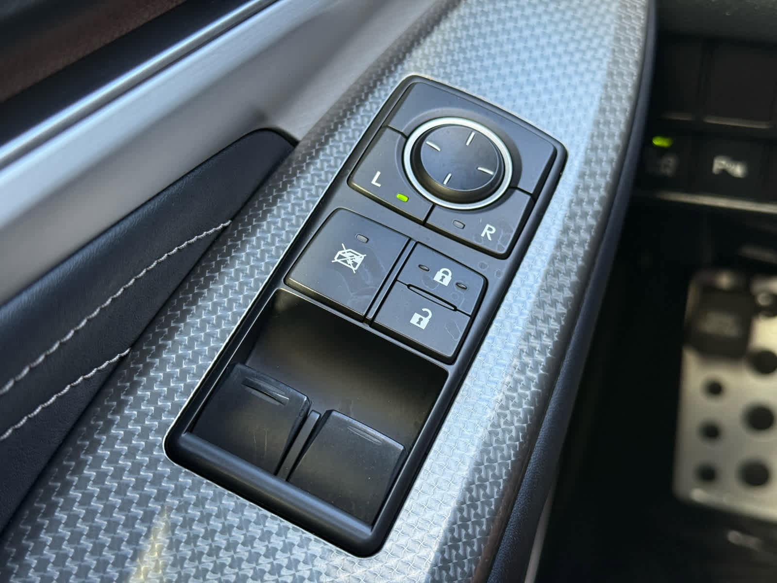 Used 2015 Lexus RC 350 image 25