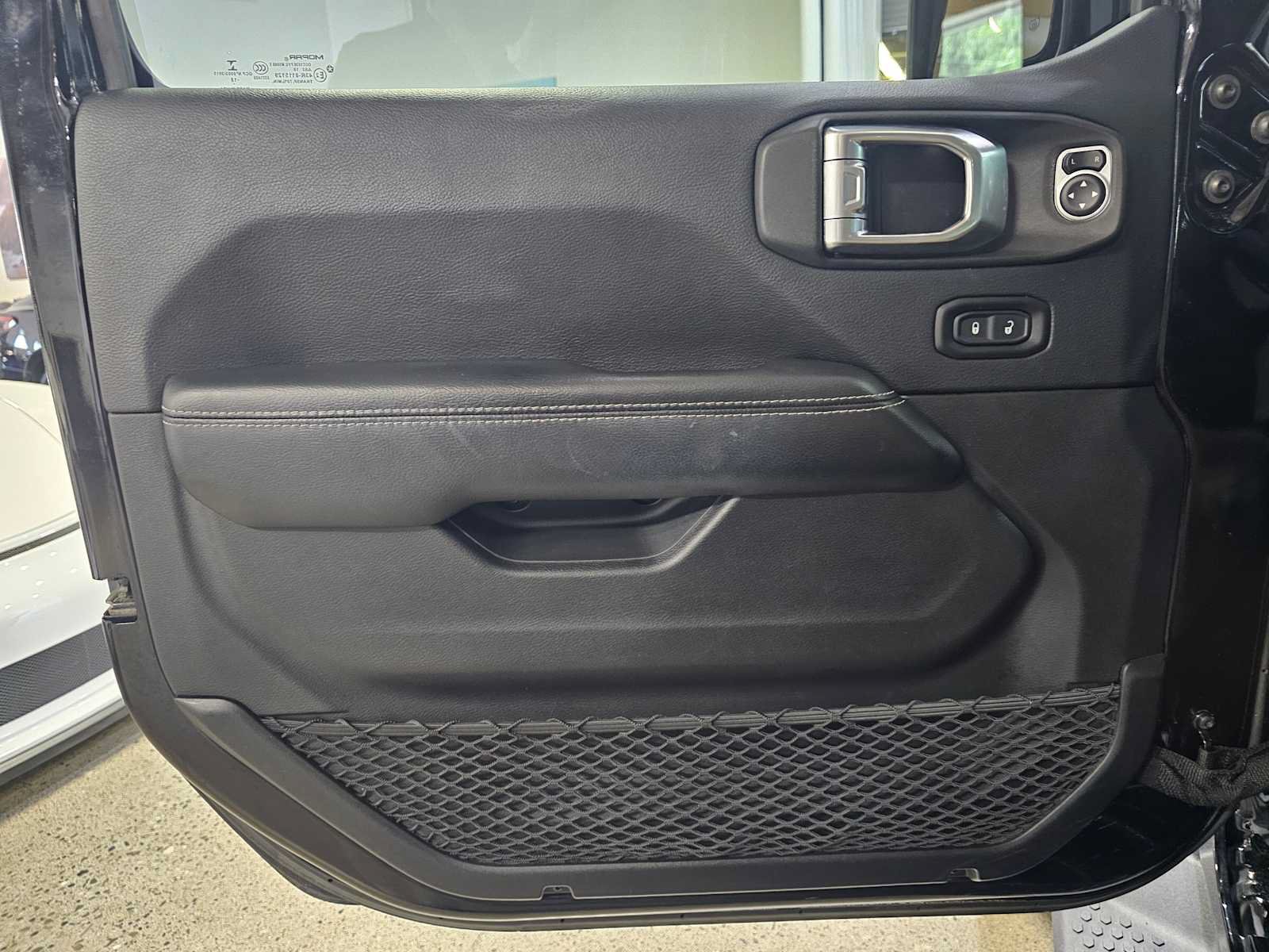 Used 2018 Jeep Wrangler Unlimited Sahara AWD/4WD image 20