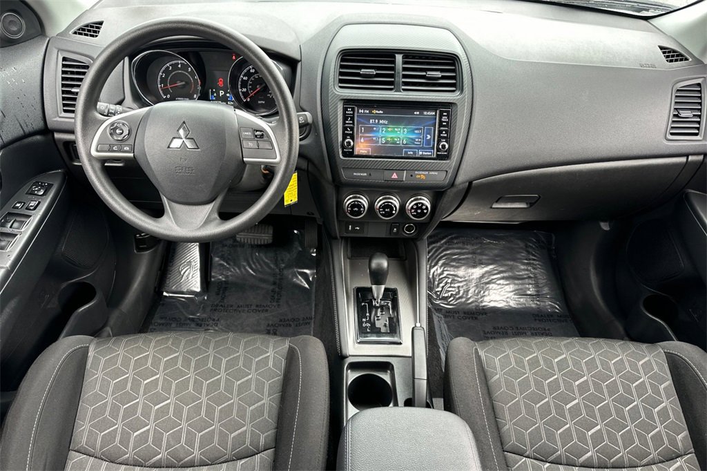 Used 2025 Mitsubishi Outlander Sport ES image 16