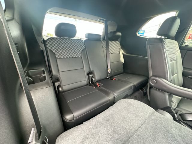 Used 2025 GMC Acadia Denali w/ LPO, Floor Liner Package FWD image 30