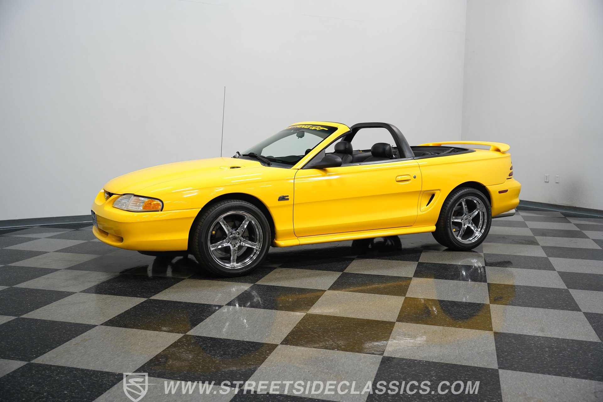 Used 1995 Ford Mustang GT RWD image 6
