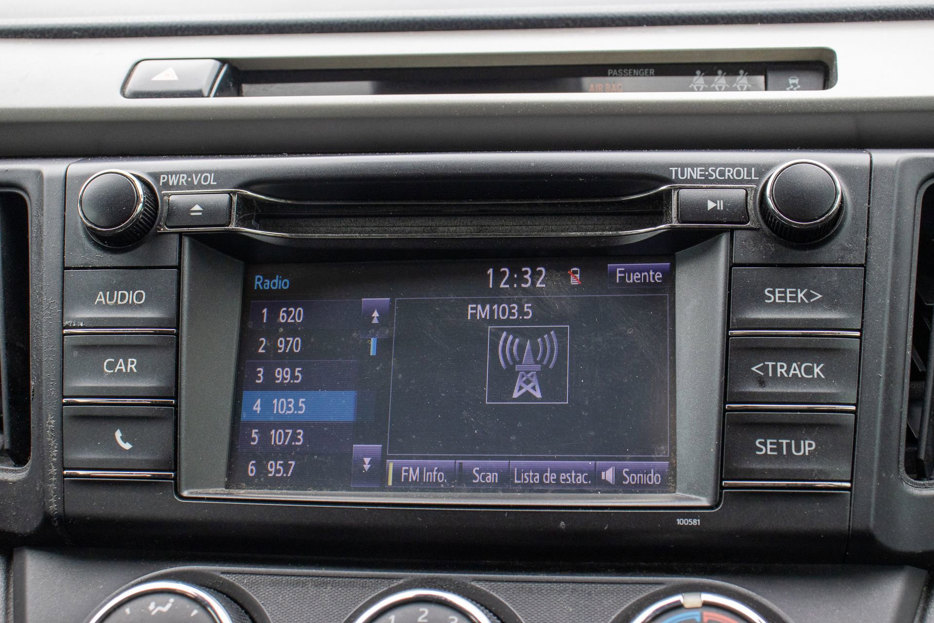 Used 2018 Toyota RAV4 LE image 20