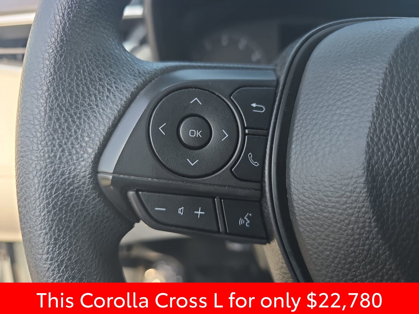 Used 2024 Toyota Corolla Cross L image 22