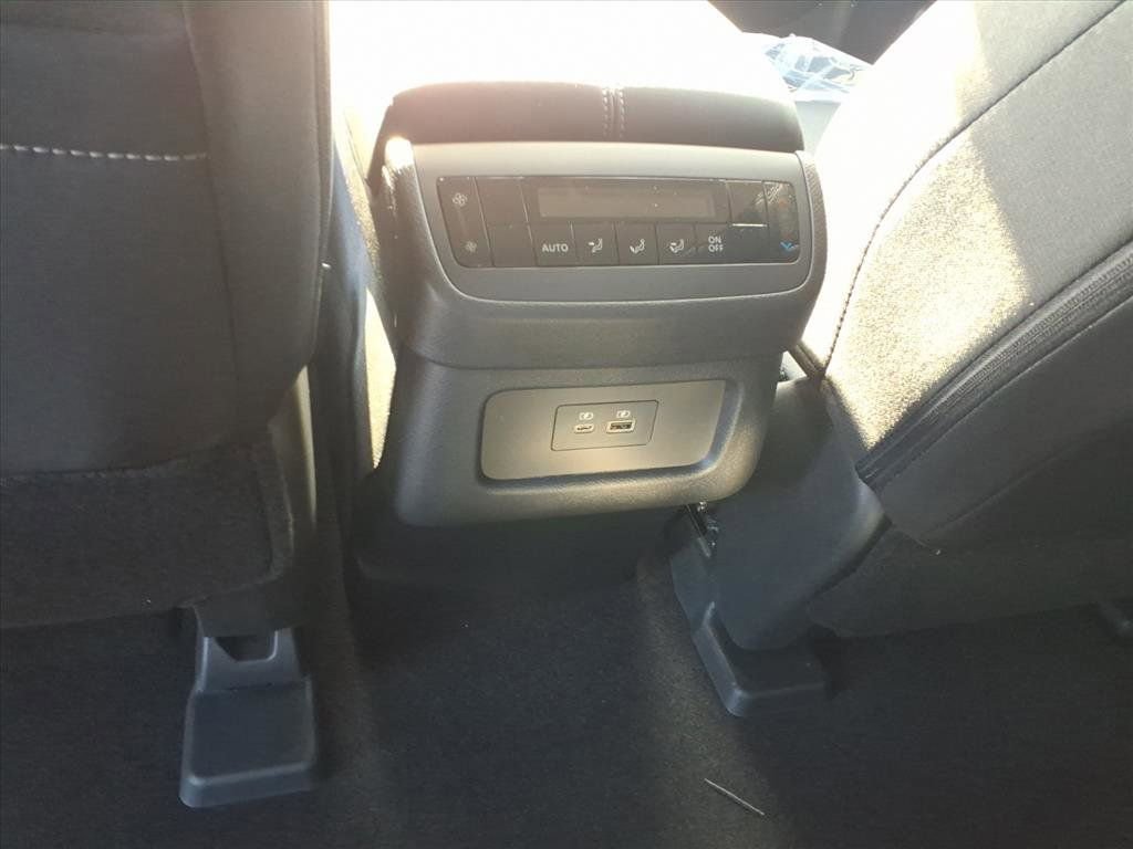 New 2025 Nissan Pathfinder SV image 28