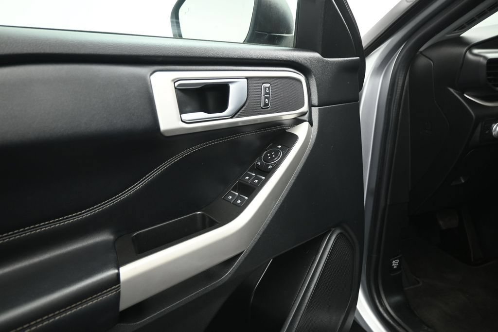 Certified 2022 Ford Explorer XLT RWD image 27