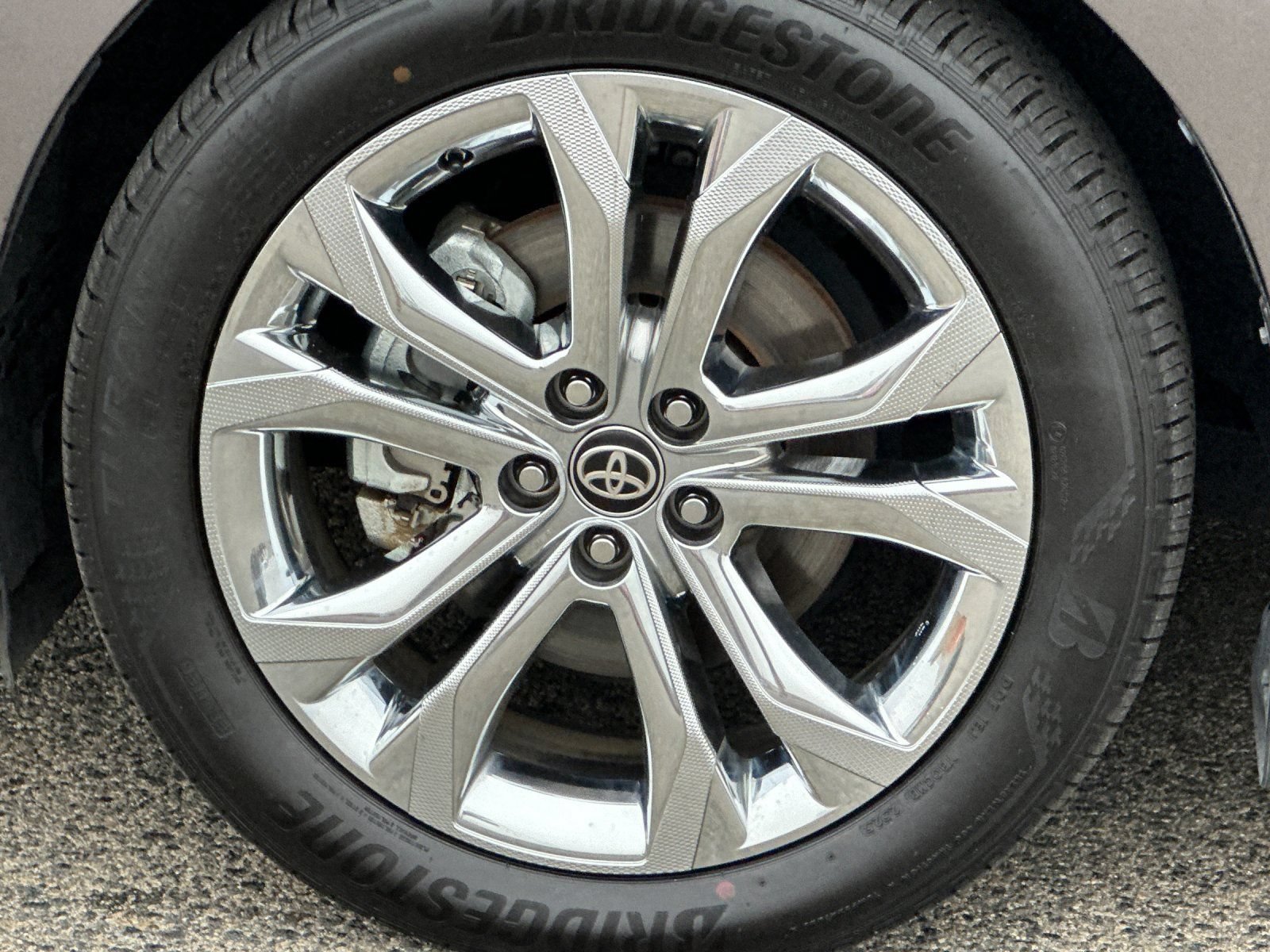 Used 2023 Toyota Sienna Platinum FWD image 40