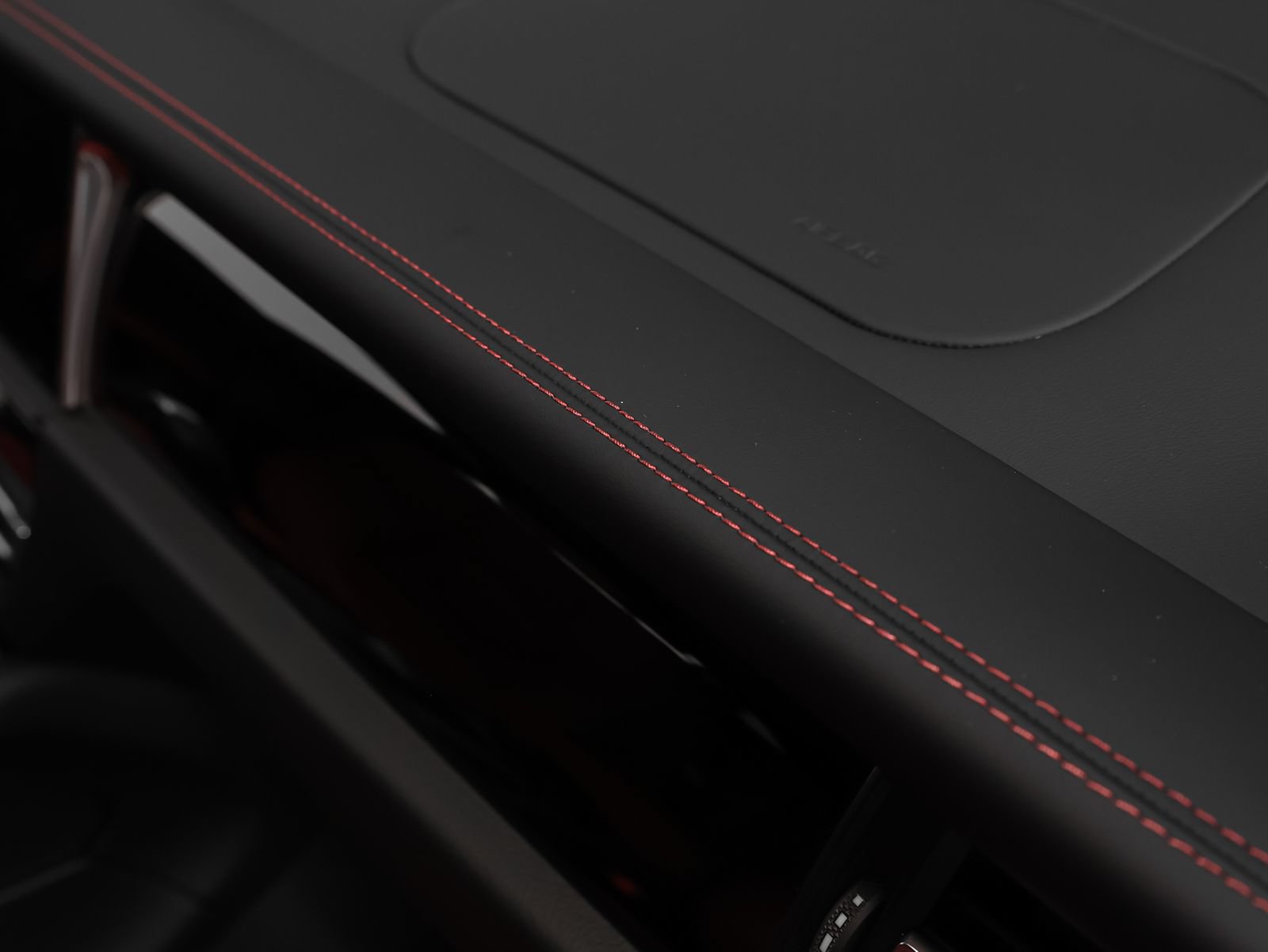 New 2026 Porsche Macan AWD/4WD image 23