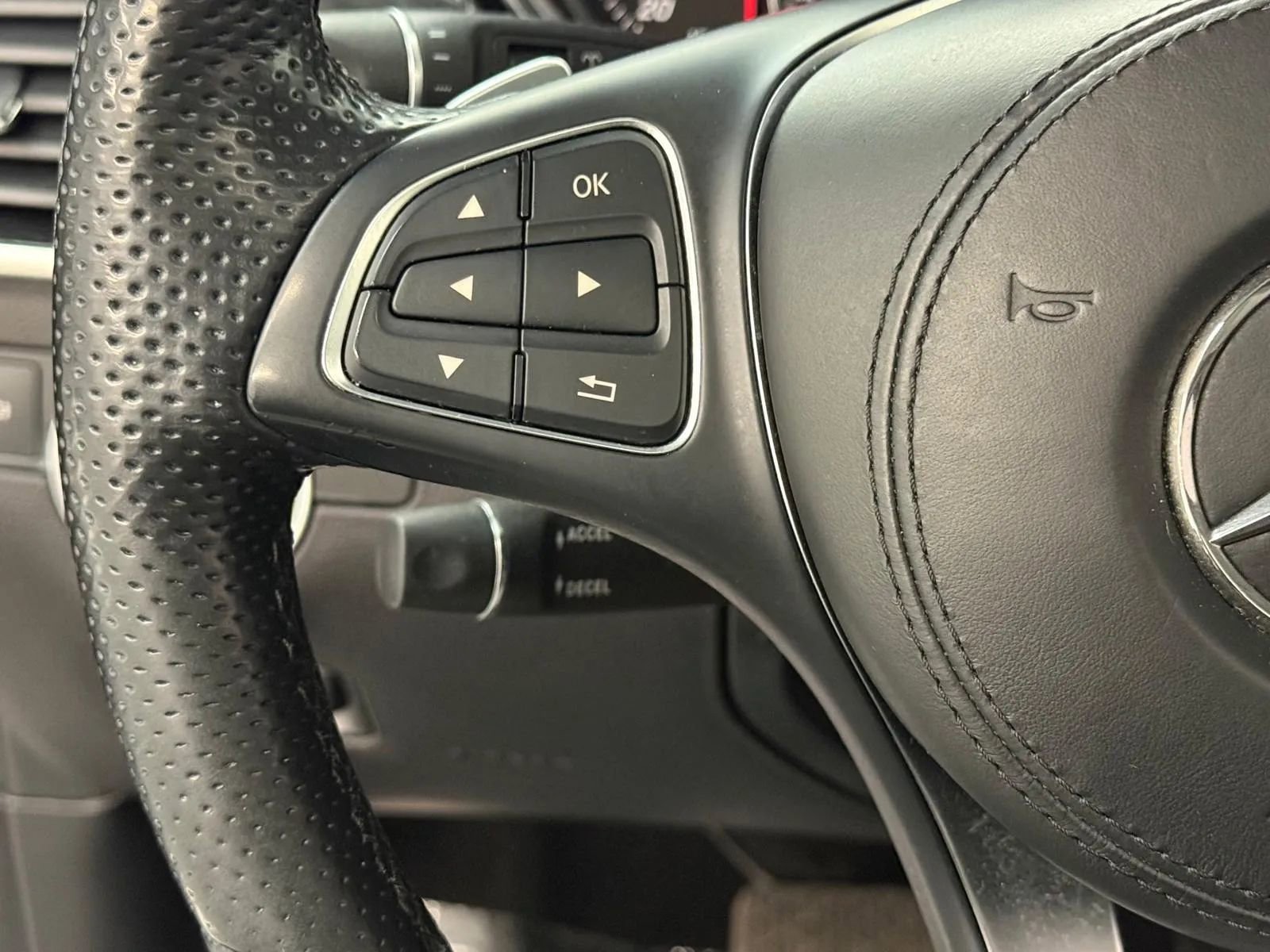 Used 2017 Mercedes-Benz GLS 450 4MATIC image 33