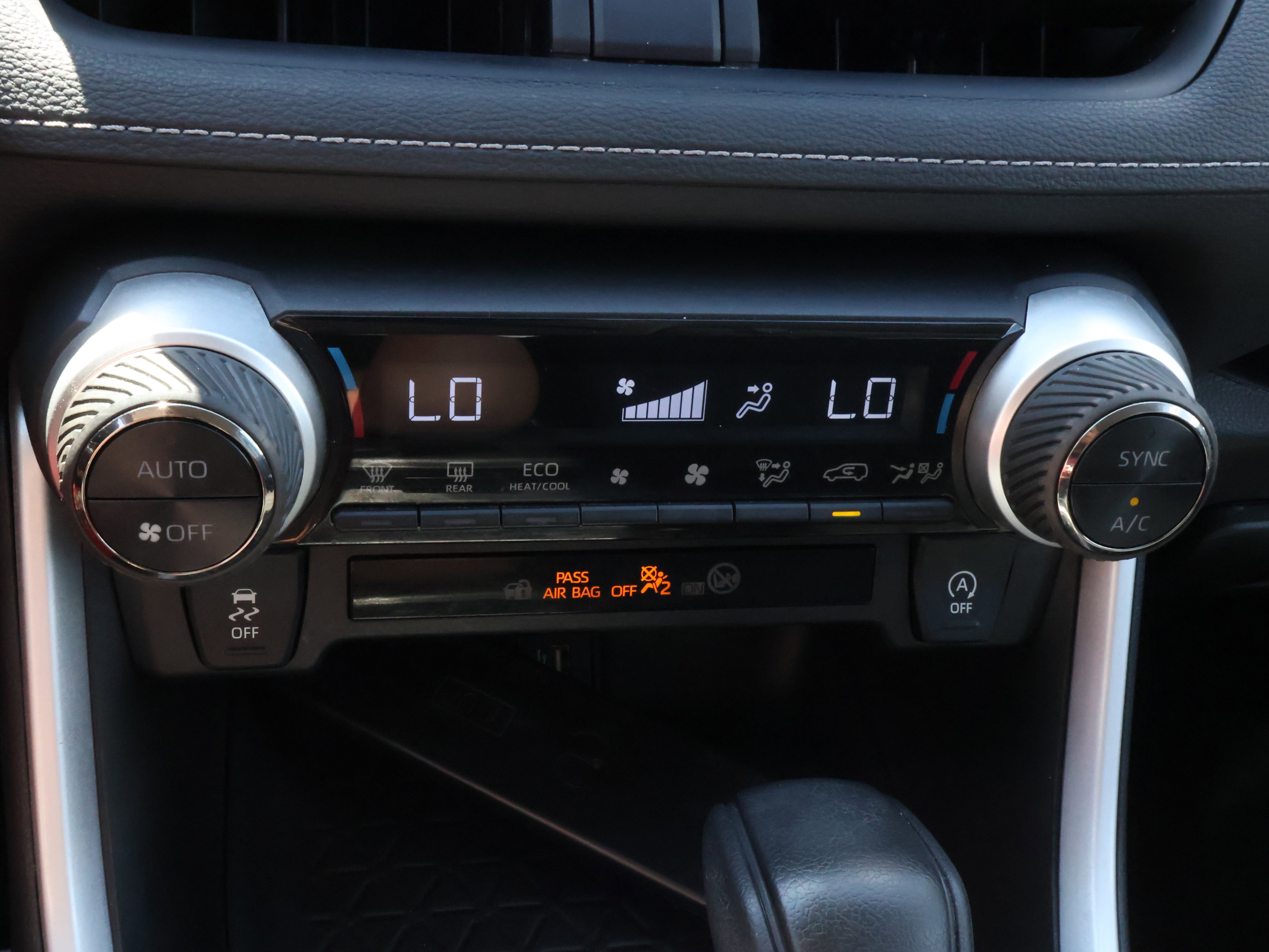 Used 2022 Jeep Compass Latitude w/ Convenience Group image 37