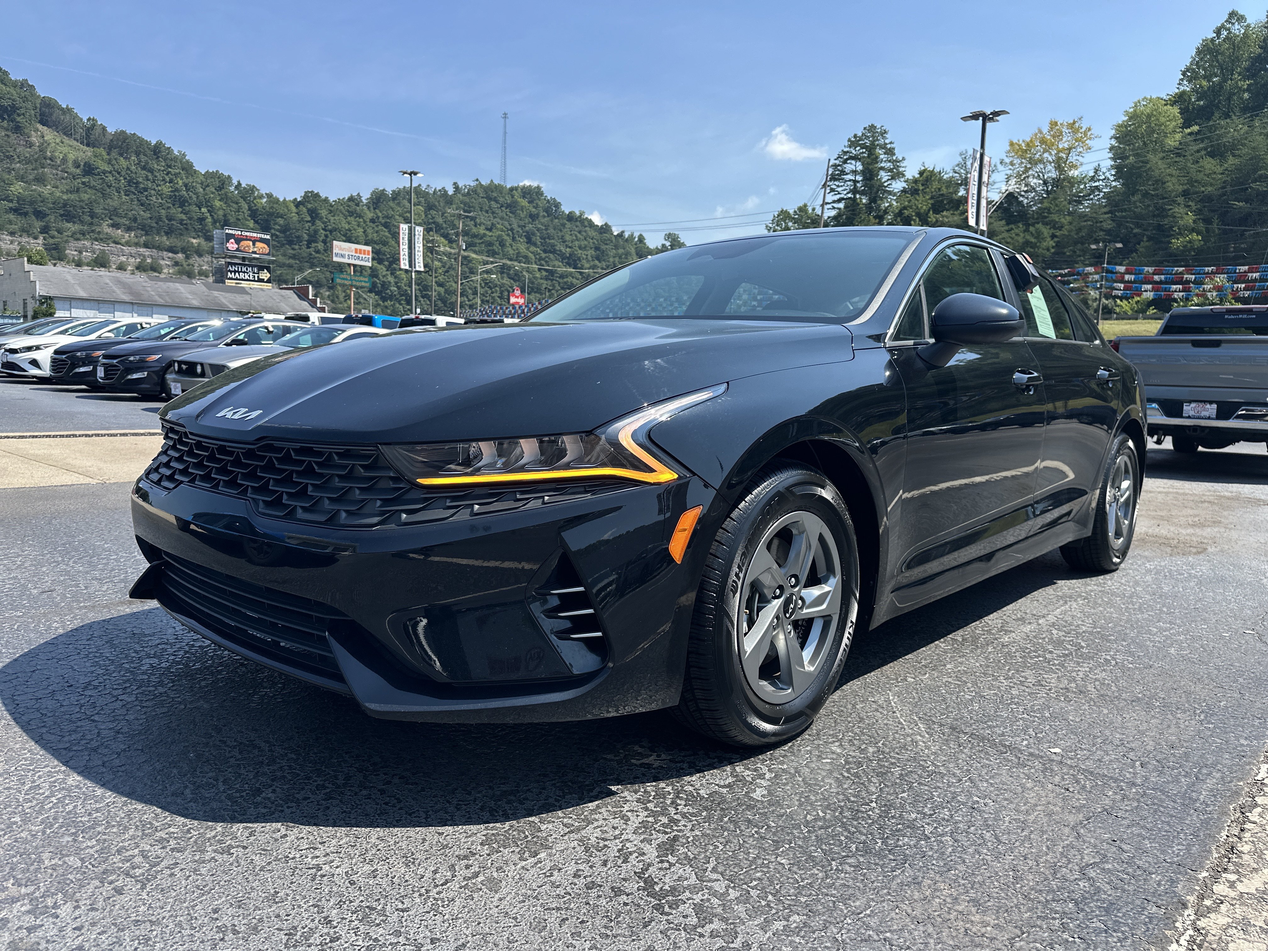 Used 2022 Kia K5 LXS FWD image 3