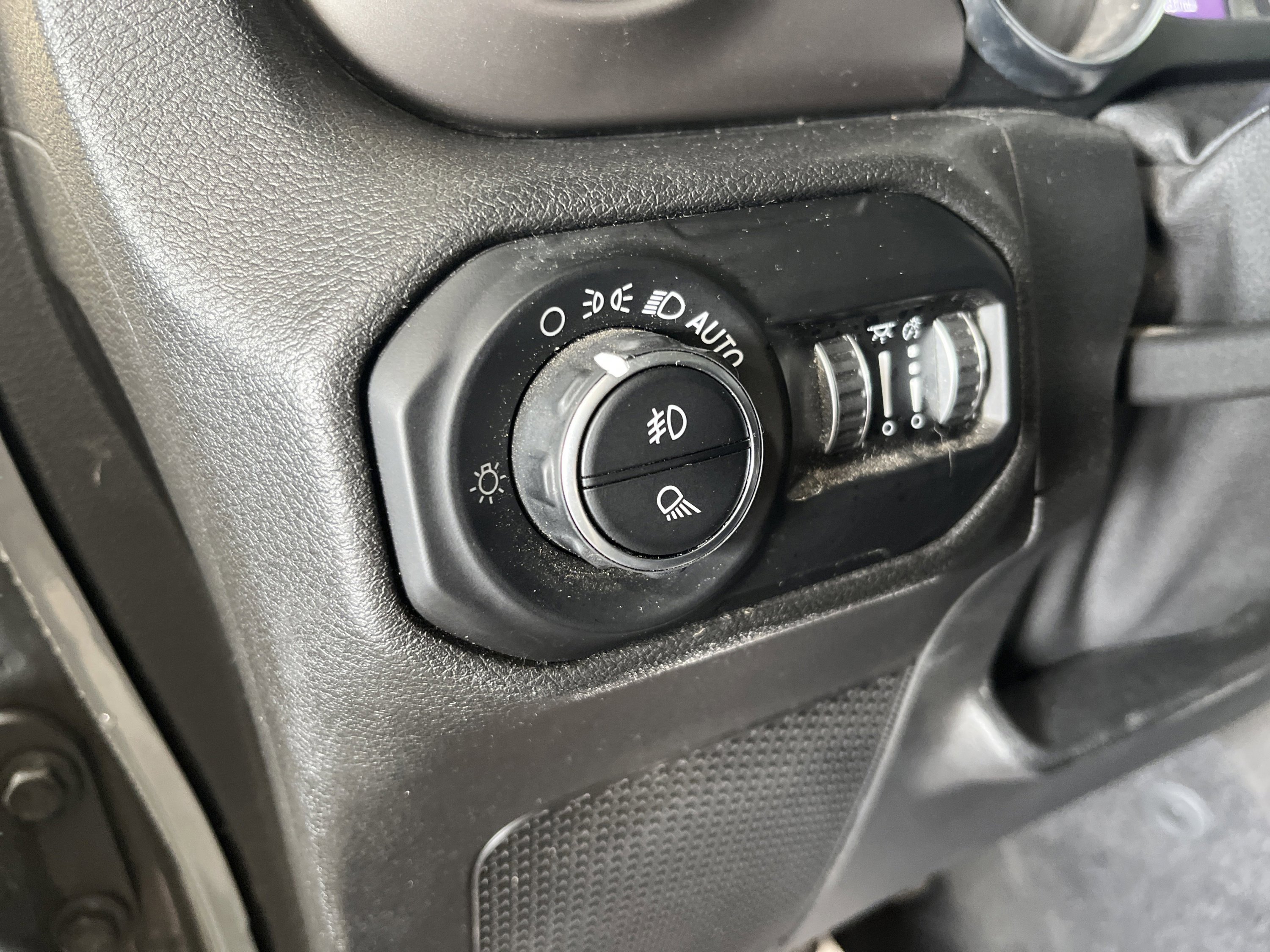 Used 2020 Jeep Gladiator Sport w/ Quick Order Package 24S AWD/4WD image 16