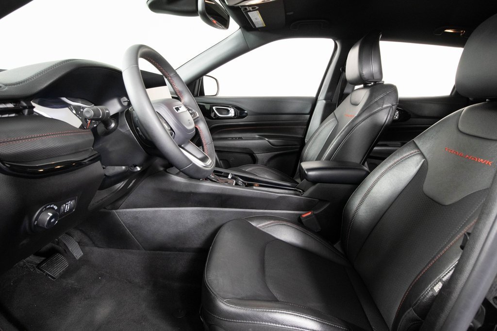 Used 2024 Jeep Compass Trailhawk image 11