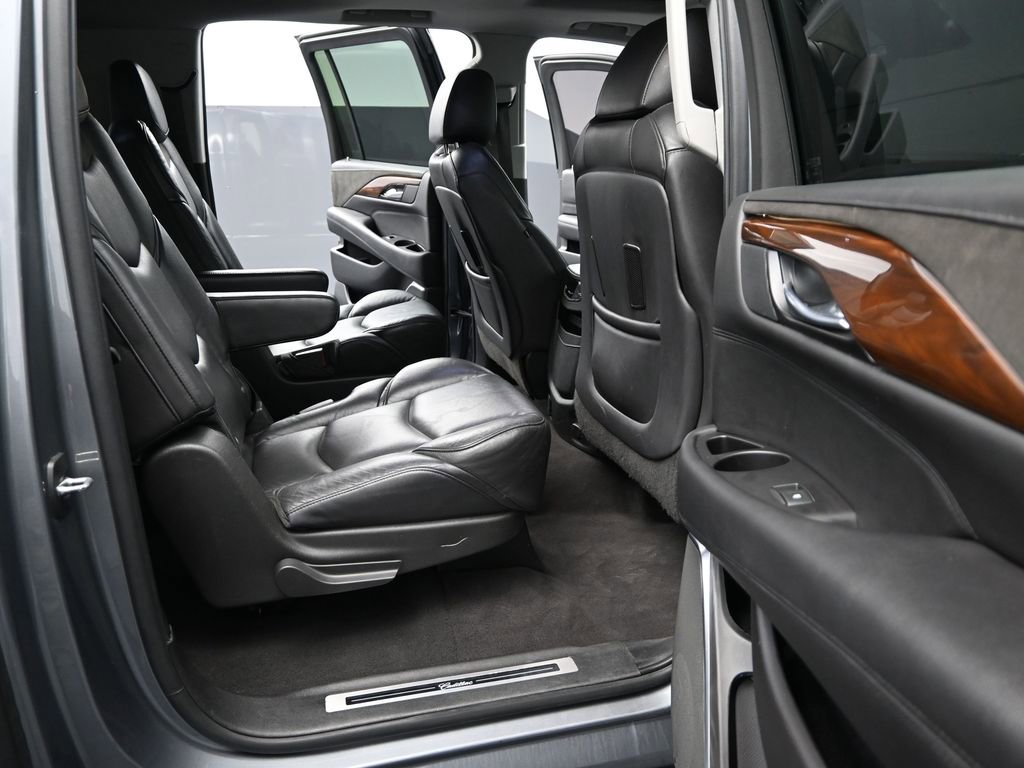 Used 2020 Cadillac Escalade ESV Luxury image 21